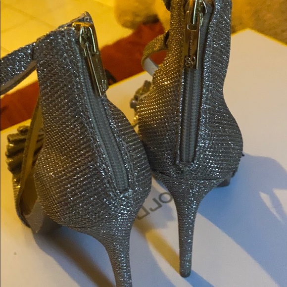 heels - Picture 2 of 2